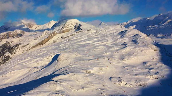 Montanhas Cobertas Neve Dia Inverno Nos Alpes Vista Aérea Fotografia — Fotografia de Stock