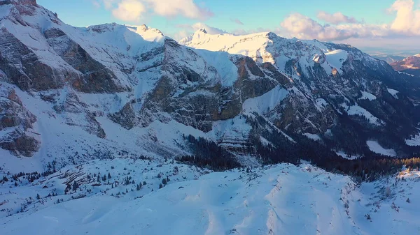 Die Schweizer Alpen Winter Flug Über Wunderschöne Schneeberge Luftaufnahmen — Stockfoto