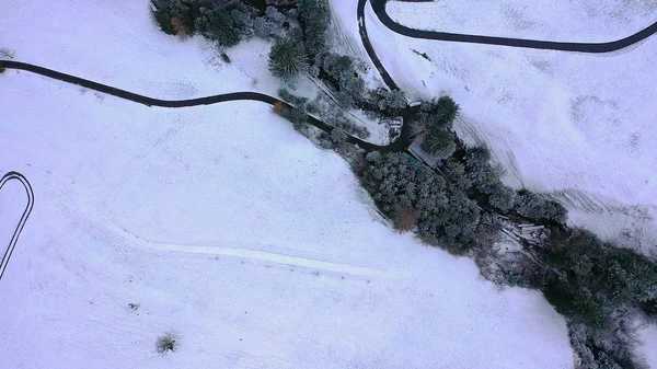 Lot Zimą Nad Zaśnieżonymi Górami Wspaniałe Alpy Szwajcarskie Zdjęcia Lotnicze — Zdjęcie stockowe
