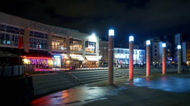İngiltere 'deki Brighton İskelesi ve Sahili üzerinde inanılmaz hava manzarası - İHA görüntüleri - Brighton, Birleşik Krallık, 29 Aralık 2019