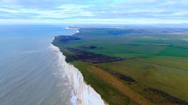 Acantilados blancos en la costa inglesa - vista aérea —  Fotos de Stock