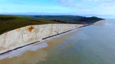 İngiltere 'nin muhteşem beyaz kayalıkları - hava manzarası