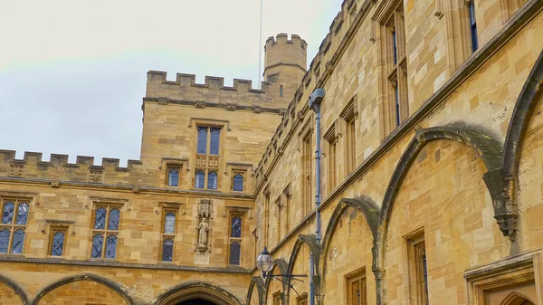 Christ Church Cathedral and Oxford University in Oxford England — Stock Photo, Image