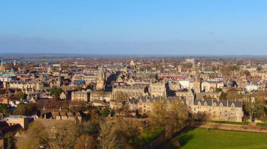 Oxford şehri yukarıdan inanılmaz bir hava manzarası.