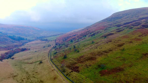 El increíble paisaje del Parque Nacional Brecon Beacons en Gales — Foto de Stock