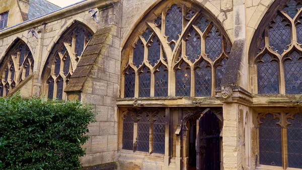 Berühmte gloucester kathedrale in england — Stockfoto