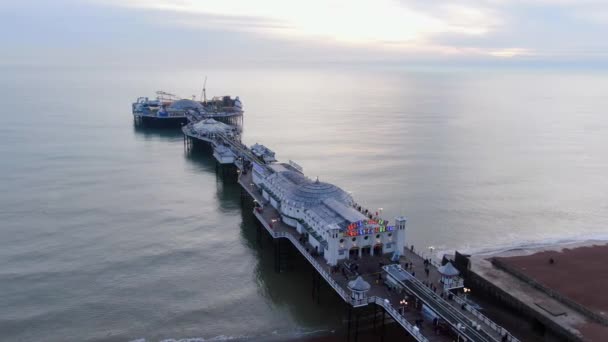 Brighton Pier in England - aerial view - BRIGHTON, ENGLAND, DECEMBER 29, 2019 — Stock Video
