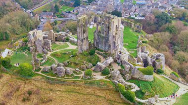 İngiltere 'deki Corfe Kalesi - hava manzaralı