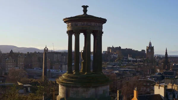 Panoraamanäkymät Edinburghiin Calton Hillistä — kuvapankkivalokuva