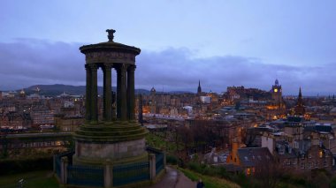 Edinburgh üzerinde akşam panoramik manzara - Edinburgh, İskoçya - 10 Ocak 2020