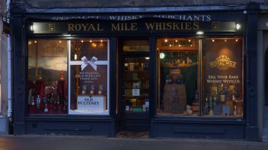 Edinburgh 'daki Royal Mile Whiskies - Edinburgh, İskoçya - 10 Ocak 2020