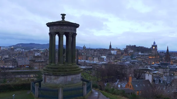 Calton Hill 'den Edinburgh üzerindeki hava manzarası — Stok fotoğraf