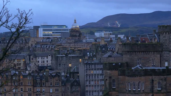 Paesaggi urbani di Edimburgo Scozia - EDINBURGH, SCOTLAND - 10 GENNAIO 2020 — Foto Stock