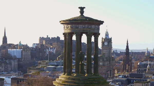 Edinburghin kaupungin maisemat Skotlanti — kuvapankkivalokuva
