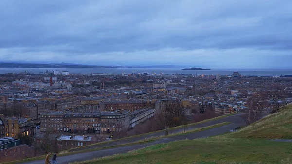 Cityscapes of Edinburgh Scotland - EDINBURGH, SCOTLAND - JANUARY 10, 2020 — Stock Photo, Image