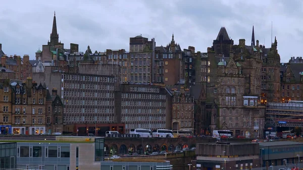 Panoramatický výhled na Edinburgh Old Town - Edinburgh, Skotsko - 10. ledna 2020 — Stock fotografie