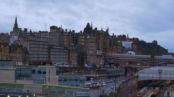 Panoramiczny widok na Stare Miasto w Edynburgu - Edynburg, Szkocja - 10 stycznia 2020 — Zdjęcie stockowe