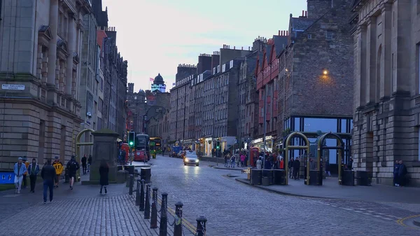 Słynna Royal Mile w Edynburgu - Edynburg, Szkocja - 10 stycznia 2020 — Zdjęcie stockowe