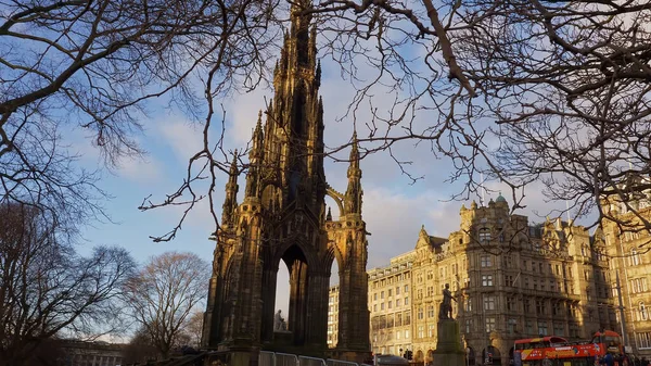 Scott muistomerkki Edinburghissa EDINBURGH, SCOTLAND tammikuu 10, 2020 — kuvapankkivalokuva
