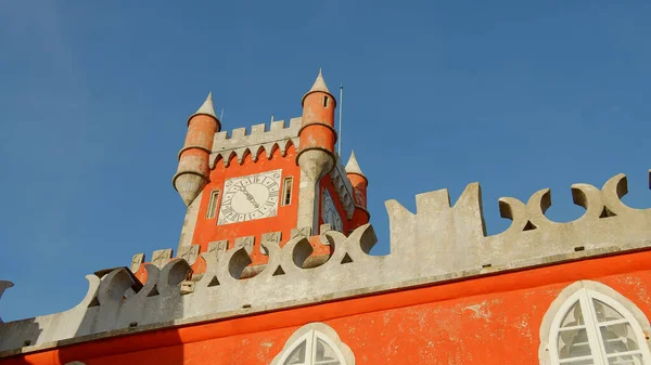 Maravilhoso castelo do Palácio de Pena em Portugal - CIDADE DE LISBOA - SINTRA. PORTUGAL - OUTUBRO 15, 2019 — Fotografia de Stock