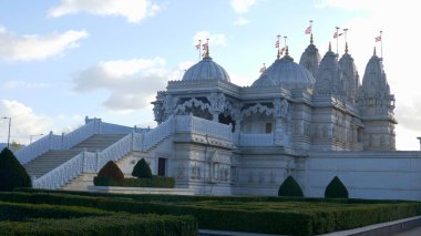 Londra 'daki Baps Shri Swaminarayan Mandir adlı Neasden Tapınağı 10 Aralık 2019