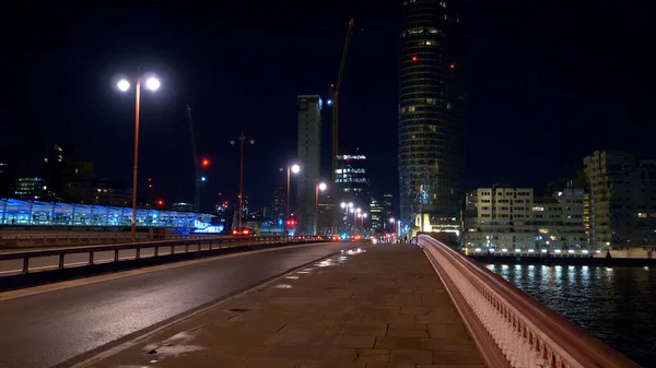 Blackfriars Bridge à Londres la nuit - LONDRES, ANGLETERRE - 11 DÉCEMBRE 2019 — Photo