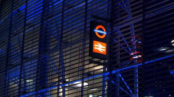 Blackfriars állomás Londonban - London, Anglia - december 11, 2019 — Stock Fotó