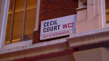 Londra 'daki Cecil Court - Londra, İngiltere - 10 Aralık 2019