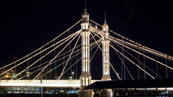 Υπέροχη Γέφυρα Στο Λονδίνο Διάσημο Albert Bridge — Φωτογραφία Αρχείου