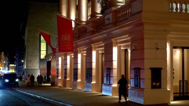 Londra 'daki ünlü Kraliyet Opera Evi - Londra, Birleşik Krallık - 10 Aralık 2019