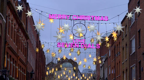 Seven Dials Londra 'da Mutlu Noeller - Londra, Birleşik Krallık - 10 Aralık 2019