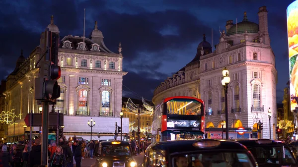 Fantastisk Kvällsutsikt Över London Piccadilly Circus London Storbritannien December 2019 — Stockfoto