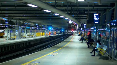 Londra 'daki Blackfriars İstasyonu - Londra, İngiltere - 11 Aralık 2019