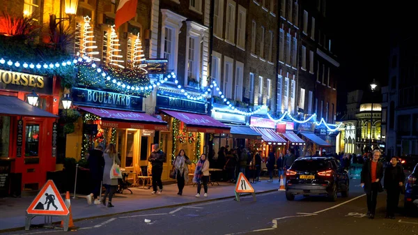 Schöne weihnachtsdekoration in london - london, england - 10. dezember 2019 — Stockfoto