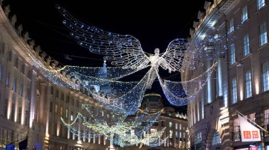 Londra Regent Caddesi 'nde Noel zamanı - Londra, İngiltere - 10 Aralık 2019