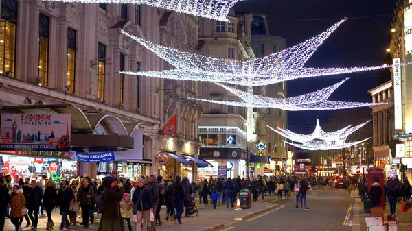 Coventry Caddesi 'nin Noel zamanı dekorasyonu - Londra, Birleşik Krallık - 10 Aralık 2019