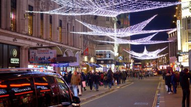 Londra 'daki Coventry Sokağı - Londra, Birleşik Krallık - 10 Aralık 2019