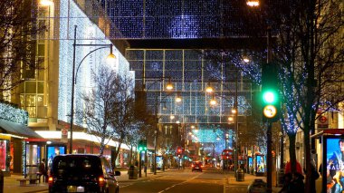 Oxford Caddesi 'nde Noel için inanılmaz bir sokak dekorasyonu - Londra, Birleşik Krallık - 10 Aralık 2019