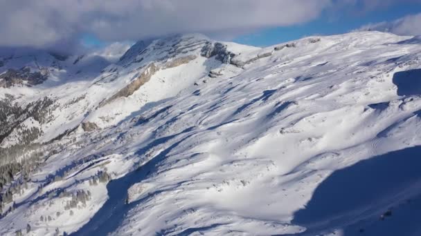 Alpi Svizzere Inverno Volo Sulle Meravigliose Montagne Innevate Riprese Aeree — Video Stock