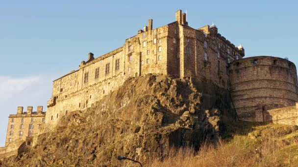 Edinburgh Castle Castlerock Amazing View Sunny Day Travel Footage — Stock Video