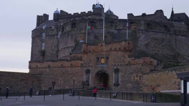 Edinburgh Tarihi Bölgesinde Castlehill Deki Edinburgh Şatosu Edinburgh United Kingdom — Stok video