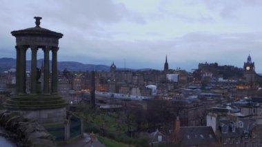 Calton Hill 'den Edinburgh üzerindeki hava görüntüsü - seyahat görüntüleri