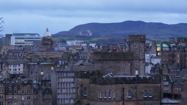 Calton Hill Den Edinburgh Üzerindeki Hava Manzarası Seyahat Fotoğrafçılığı — Stok video