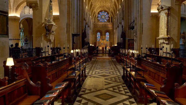 Christ Church Cathedral in Oxford - OXFORD, ENGLAND - JANUARY 3, 2020 — Stockfoto