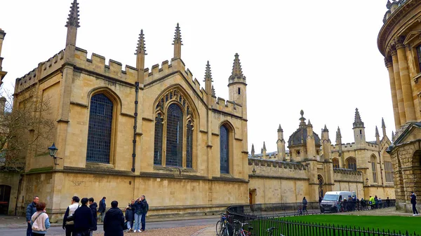 Cityscapes of Oxford in England - OXFORD, ENGLAND - JANUARY 3, 2020 — Stock Photo, Image