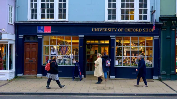 Universität oxford shop at high street in oxford - oxford, england - 3. januar 2020 — Stockfoto