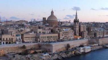 Valletta, Malta 'nın başkenti. Havadan çekilmiş görüntüler.