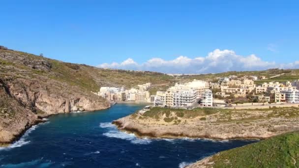 Gozo Adası Ndaki Xlendi Köyü Popüler Bir Yer Hava Görüntüsü — Stok video