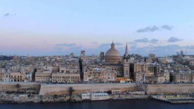 Valletta, Malta 'nın başkenti. Havadan çekilmiş görüntüler.