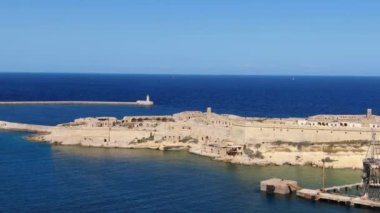 Kalkara Malta 'daki ünlü Rikasoli Kalesi - gökyüzü görüntüleri